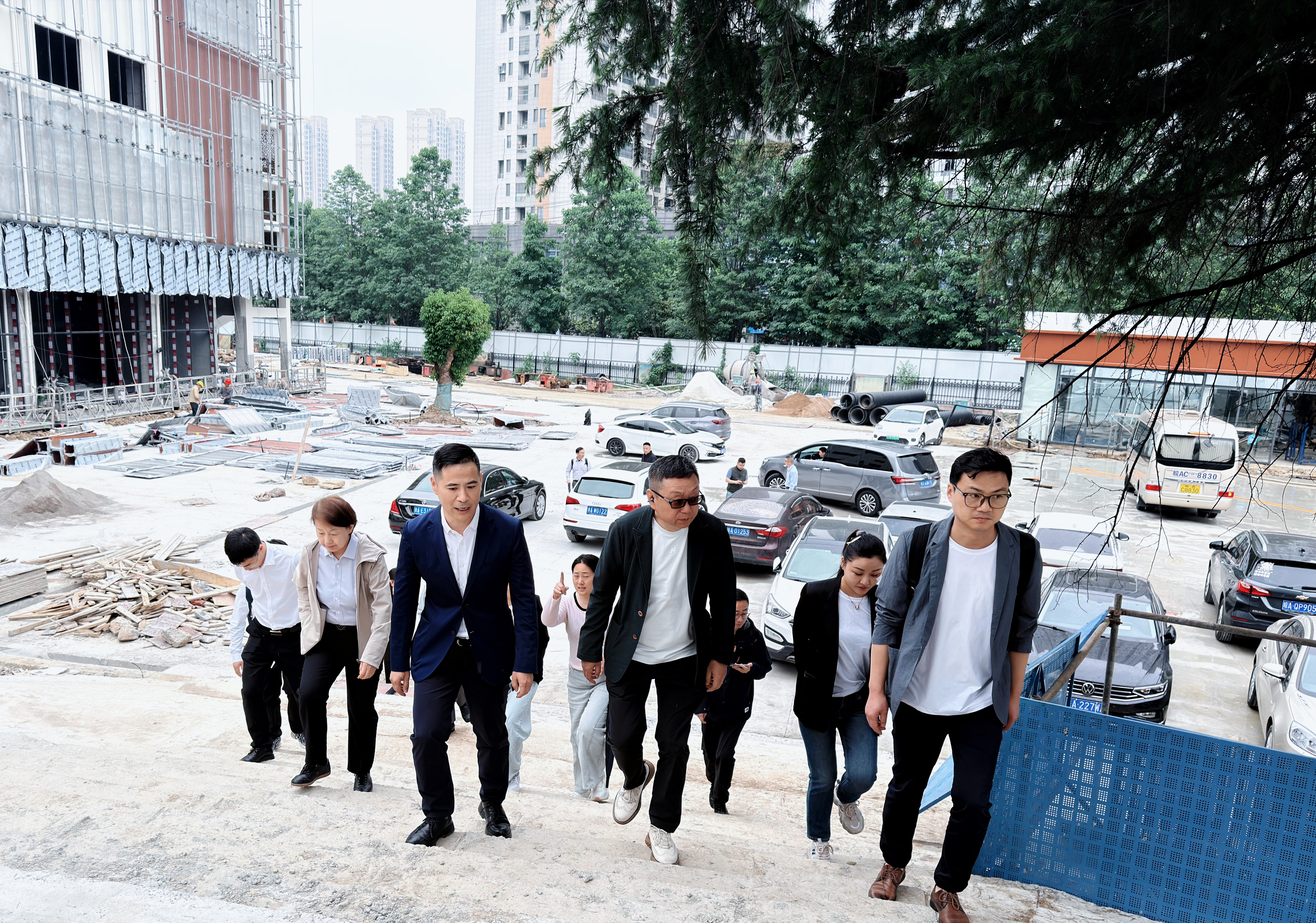 百胜餐饮集团赴355创意社区调研交流